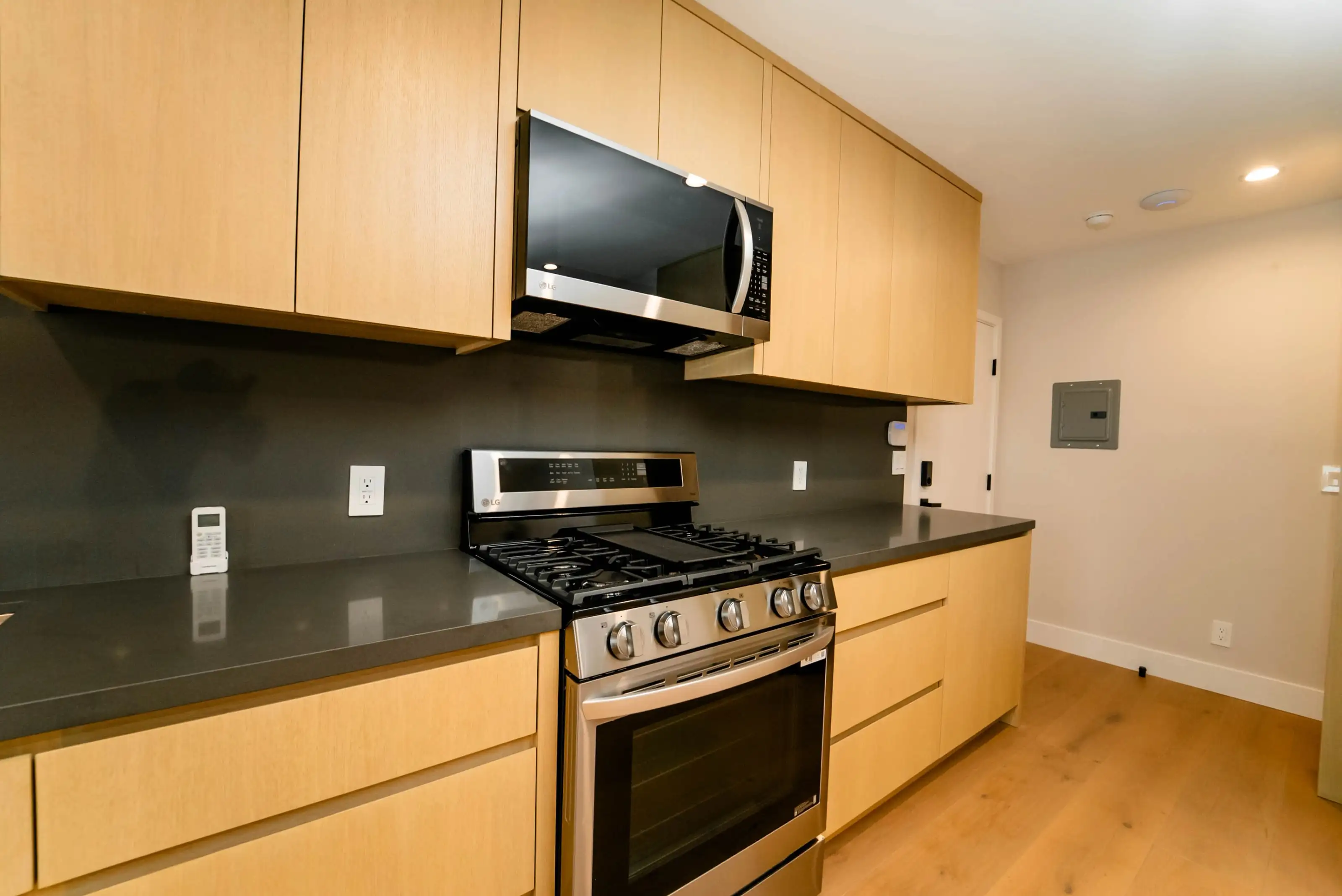 San Jose kitchen remodeling featuring sleek cabinetry, stainless steel range, and modern recessed lighting.